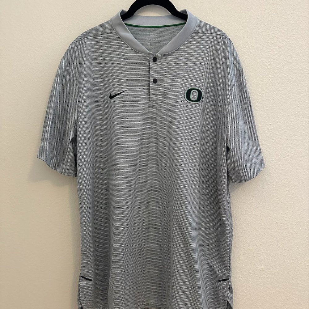 Men's Nike XL University of Oregon Ducks Dri-Fit Shirt